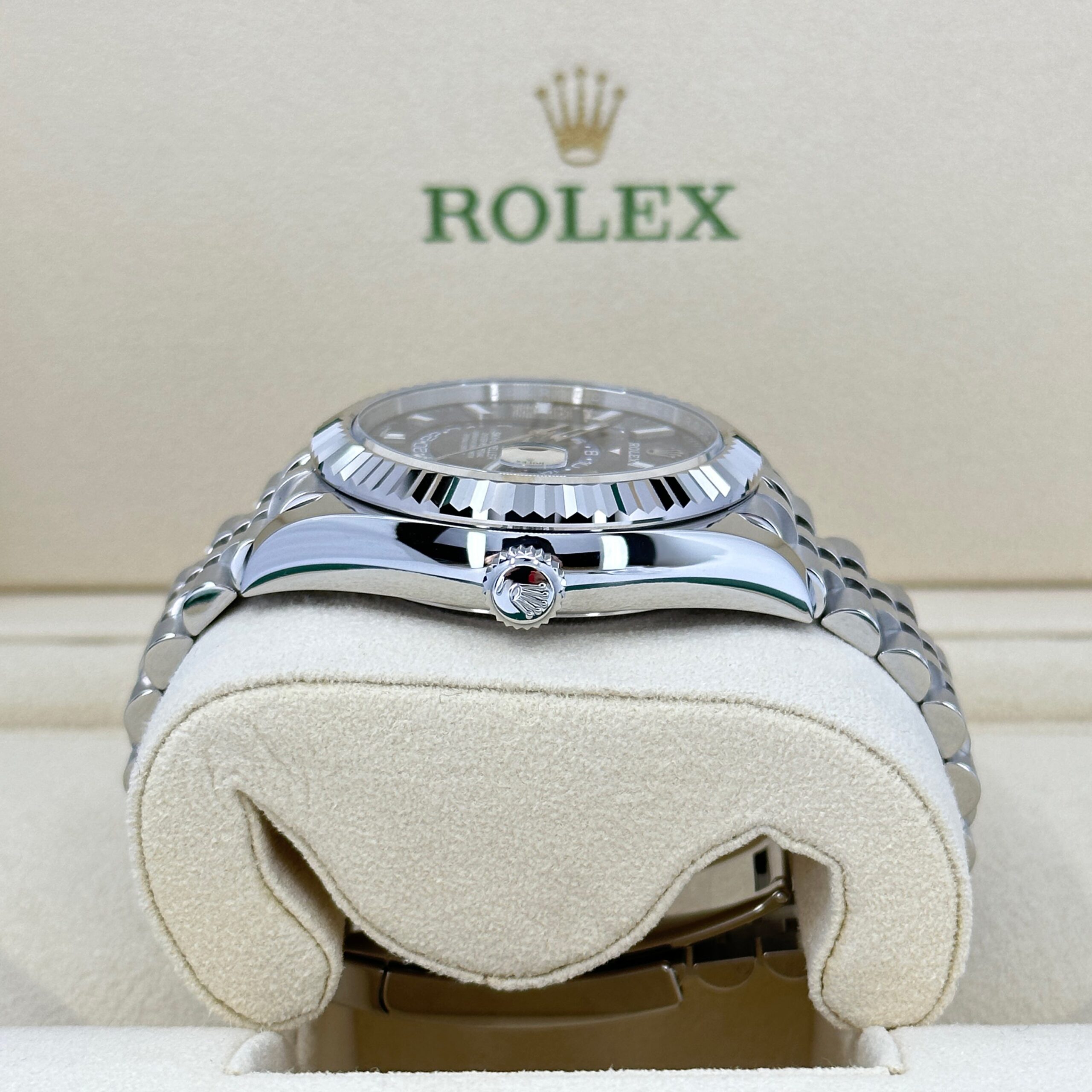 Rolex Sky-Dweller, 42mm, Oystersteel and 18k White Gold, Blue, Jubilee, Ref# 336934-0006 1:1 - Image 6