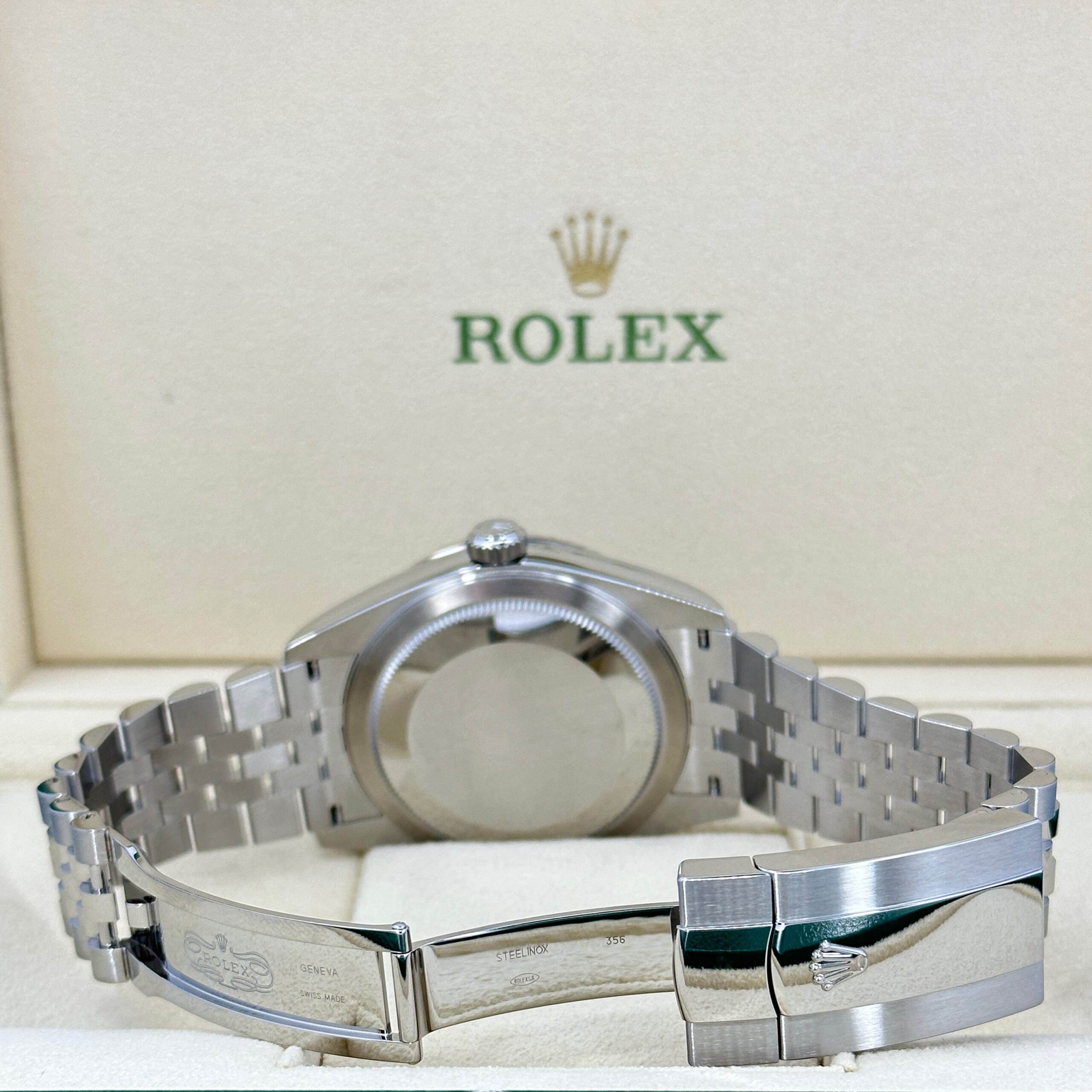 Rolex Sky-Dweller, 42mm, Oystersteel and 18k White Gold, Blue, Jubilee, Ref# 336934-0006 1:1 - Image 9
