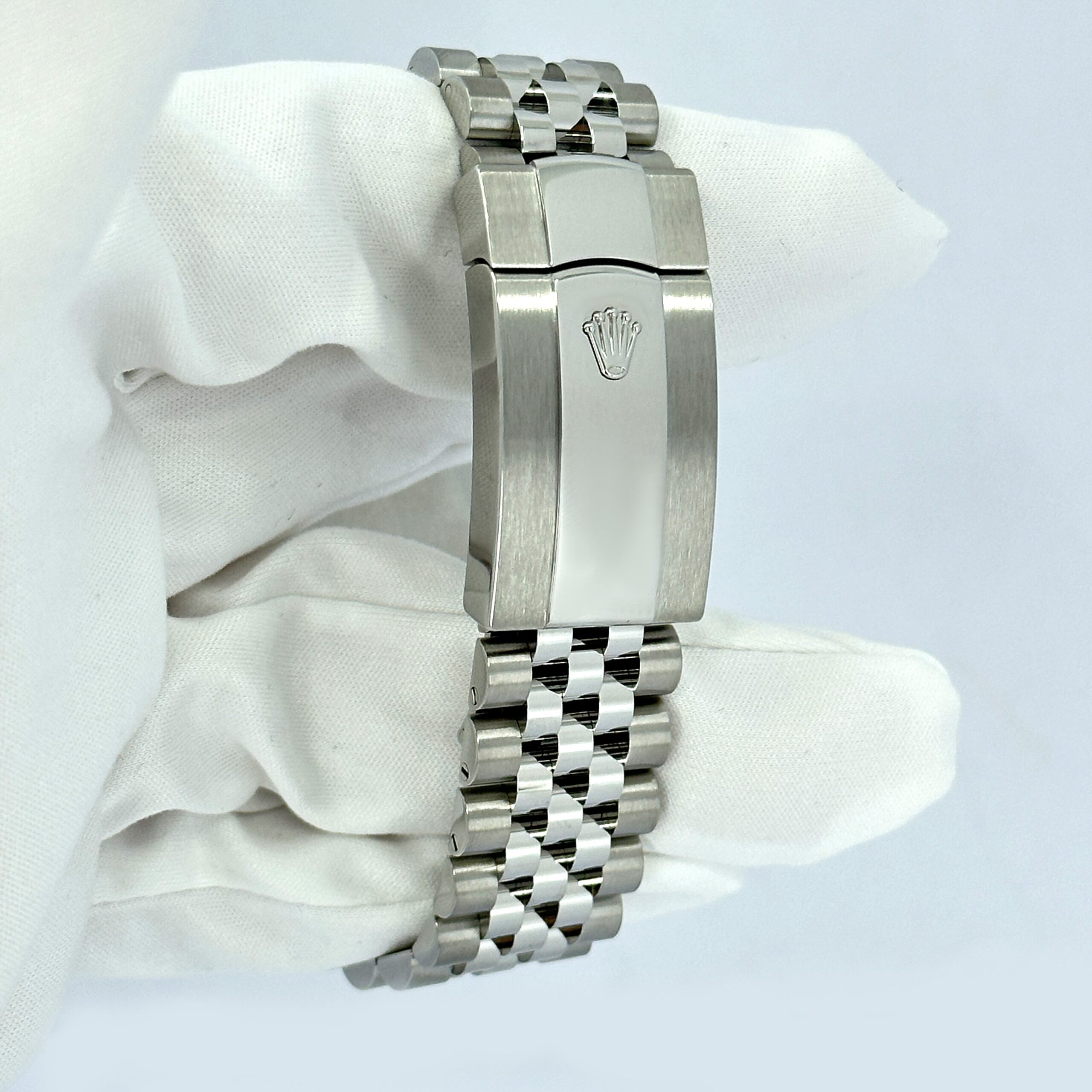 Rolex Sky-Dweller, 42mm, Oystersteel and 18k White Gold, Blue, Jubilee, Ref# 336934-0006 1:1 - Image 13