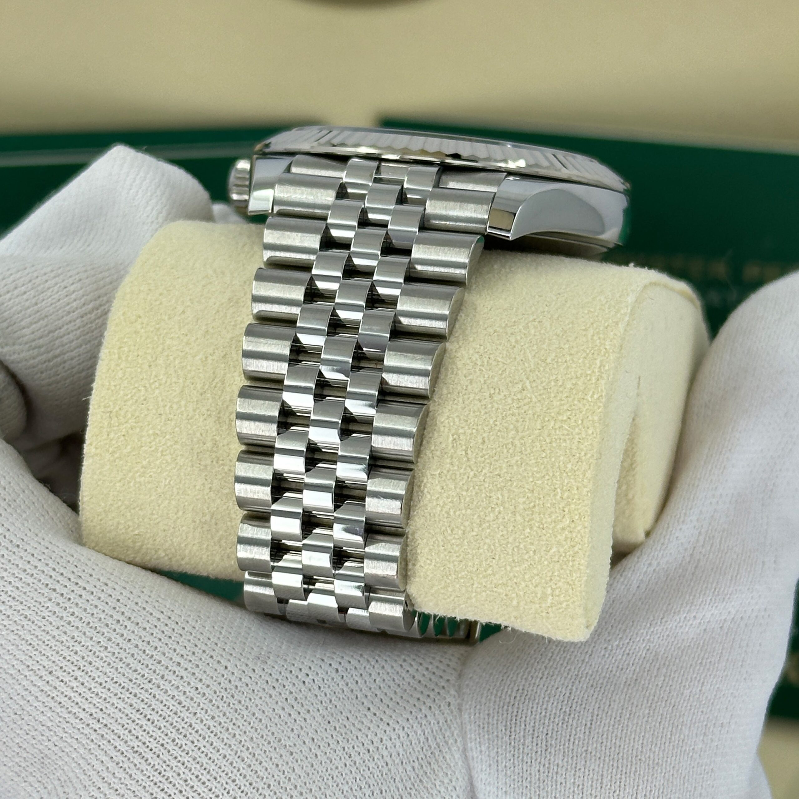 Rolex Datejust 41, Stainless Steel and 18k White Gold, 41mm, Ref# 126334-0022 1:1 - Image 11