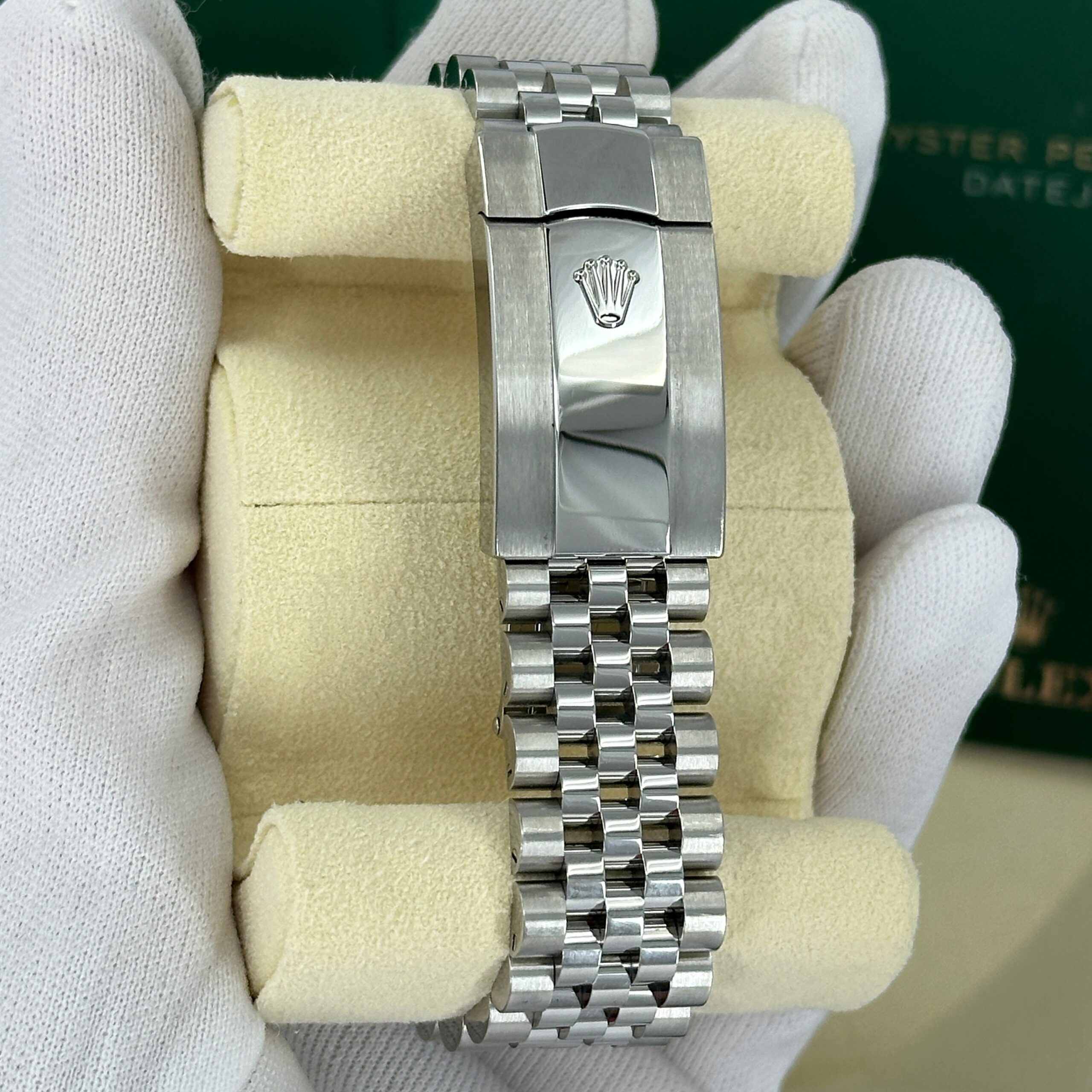 Rolex Datejust 41, Stainless Steel and 18k White Gold, 41mm, Ref# 126334-0022 1:1 - Image 12