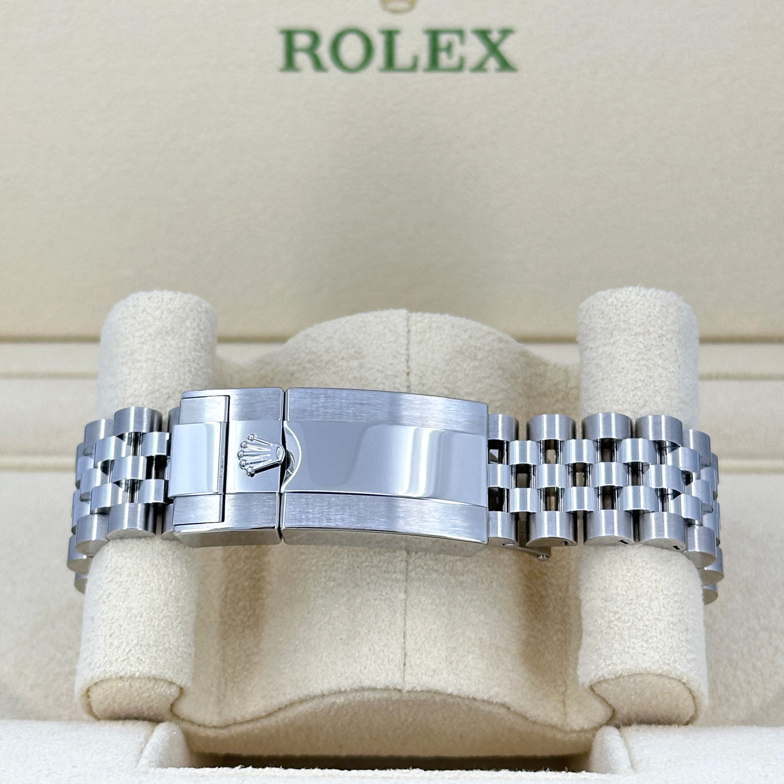 Unworn Rolex GMT-Master II Bruce Wayne, Jubilee, Ref# 126710grnr-0003 1:1 - Image 8