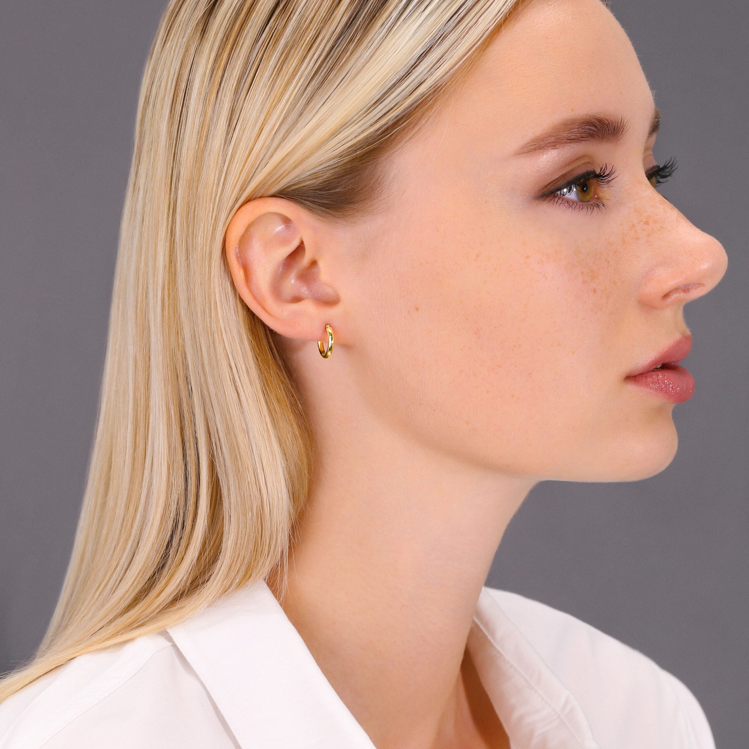 Tilo Jewelry 10K Yellow Gold Classic Polished Round Gold Hoop Earrings (12mm) for Women & Unisex - Image 4