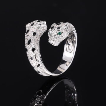 TopKiss Gold-Plated Vintage Leopard Ring Exaggerated Design with Diamond Accents Fashion Jewelry for Unique Personality Bold Style Statement