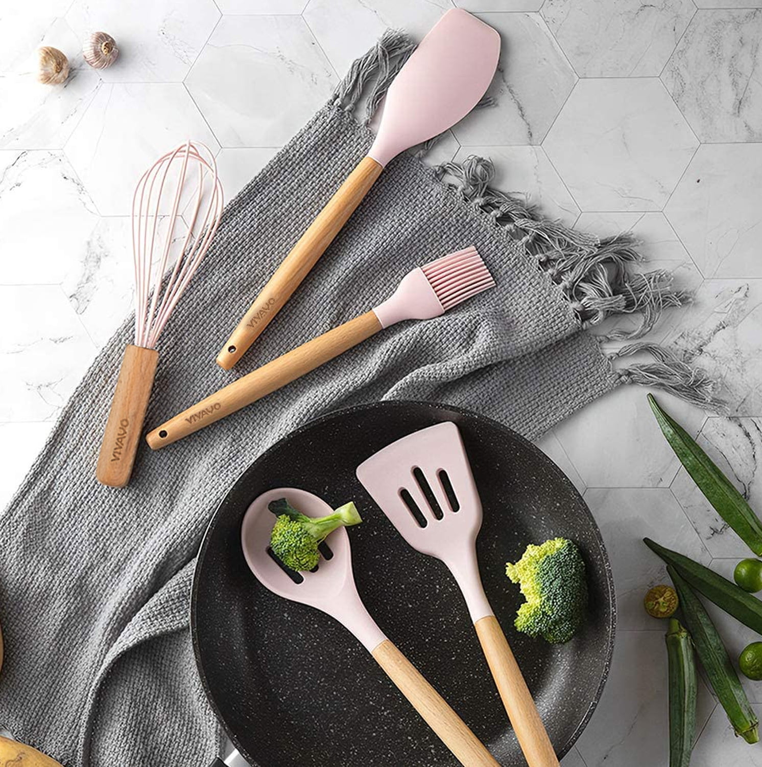 VIVAYO Kitchen Utensils Set, 32 Pcs Non-Stick Silicone Cooking Utensil Spatula Set with Holder, Wooden Handle Heat Resistance Silicon Kitchen Set with Ladle Whisk, Tongs, Measuring Cups, Spoons, Pink - Image 4