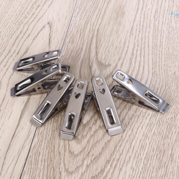 WHAMVOX 40pcs Stainless Steel Clothes Pegs Metal Clips Socks Clips Clothes Multifunctional Clothing Clamps (Love Heart Type)